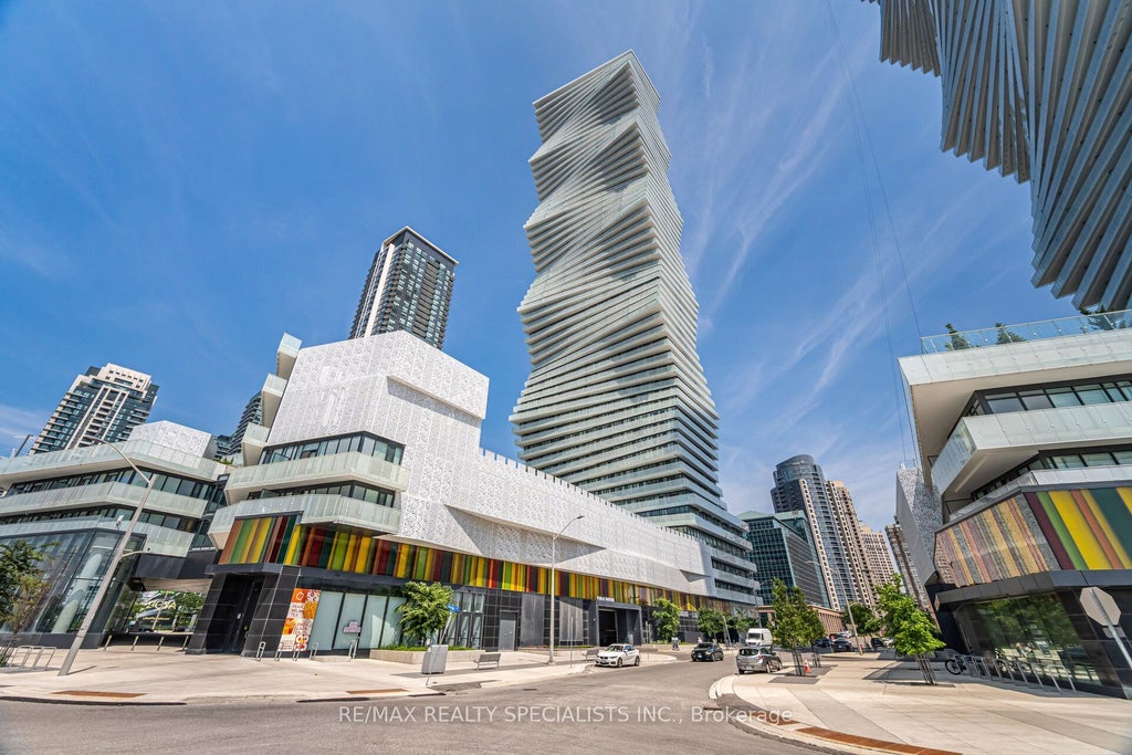 3900 Confederation Parkway 4201, Mississauga