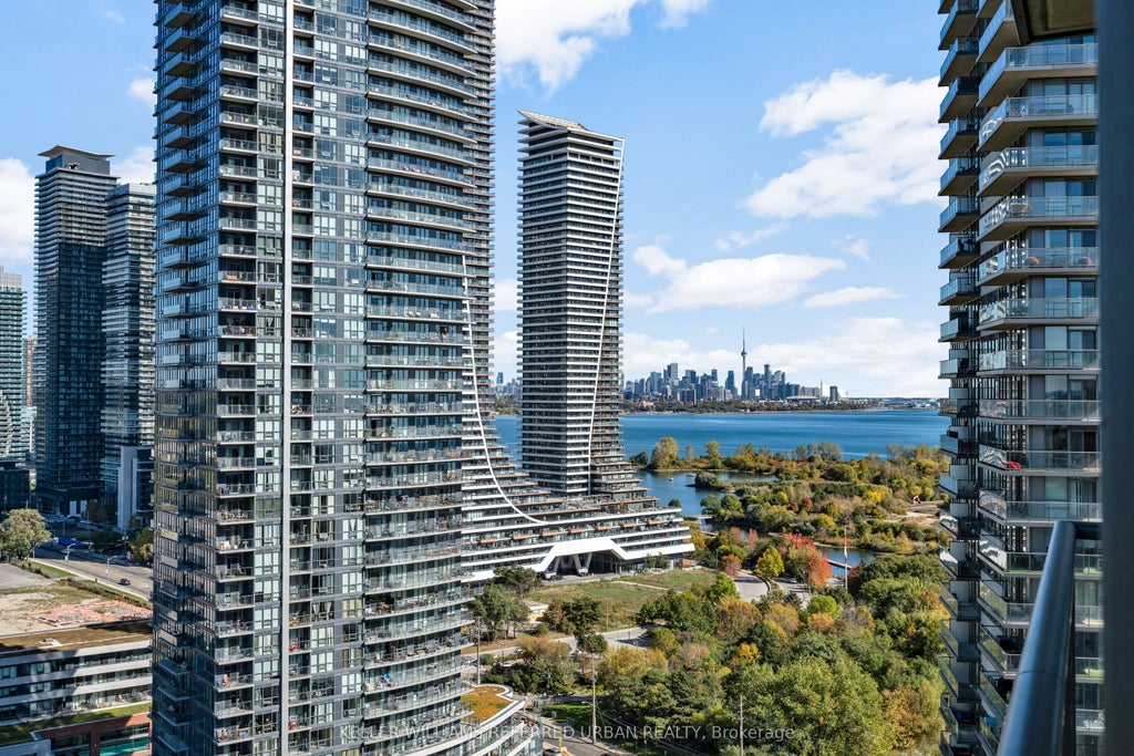 15 Legion Road 2305, Toronto W06