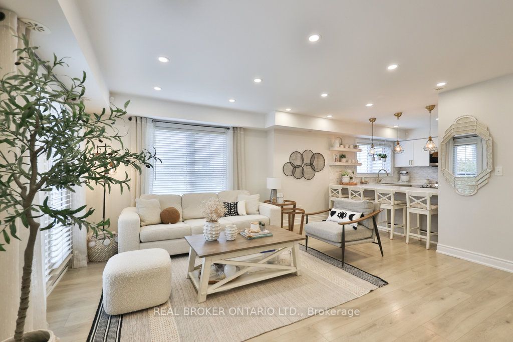31 Hays Boulevard 14, Oakville