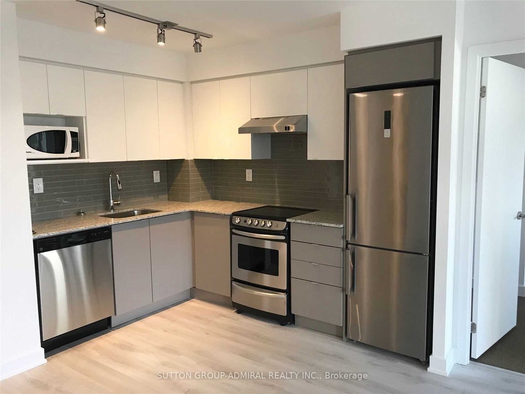 160 Flemington Road 526, Toronto W04