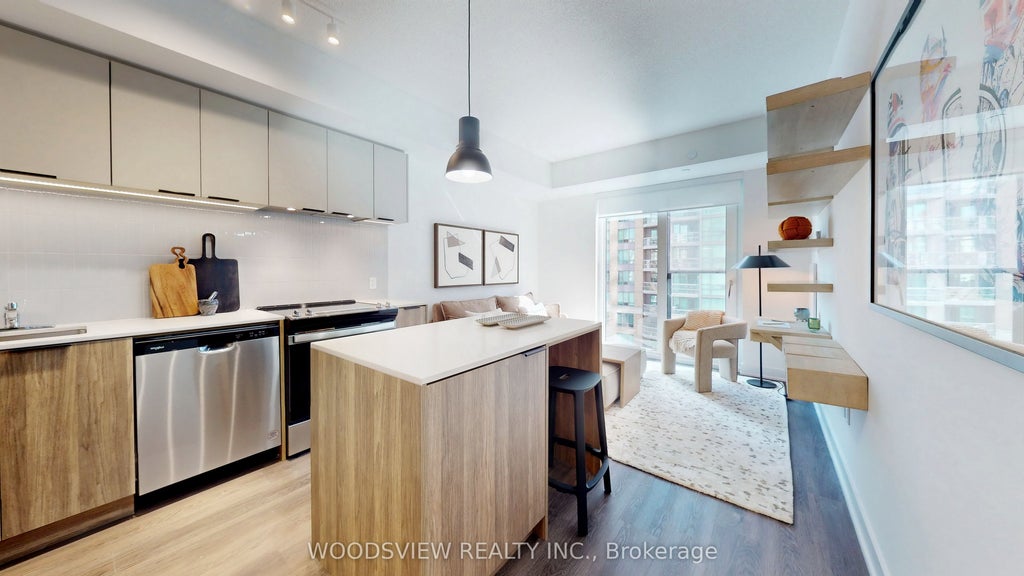 185 Enfield Place 2005, Mississauga