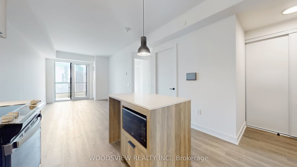 185 Enfield Place 2709, Mississauga