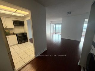 135 Hillcrest Avenue 1810, Mississauga