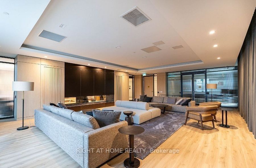 215 Veterans Drive S 803, Brampton