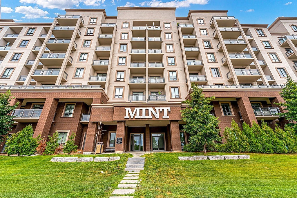 2490 Old Bronte Road 821, Oakville