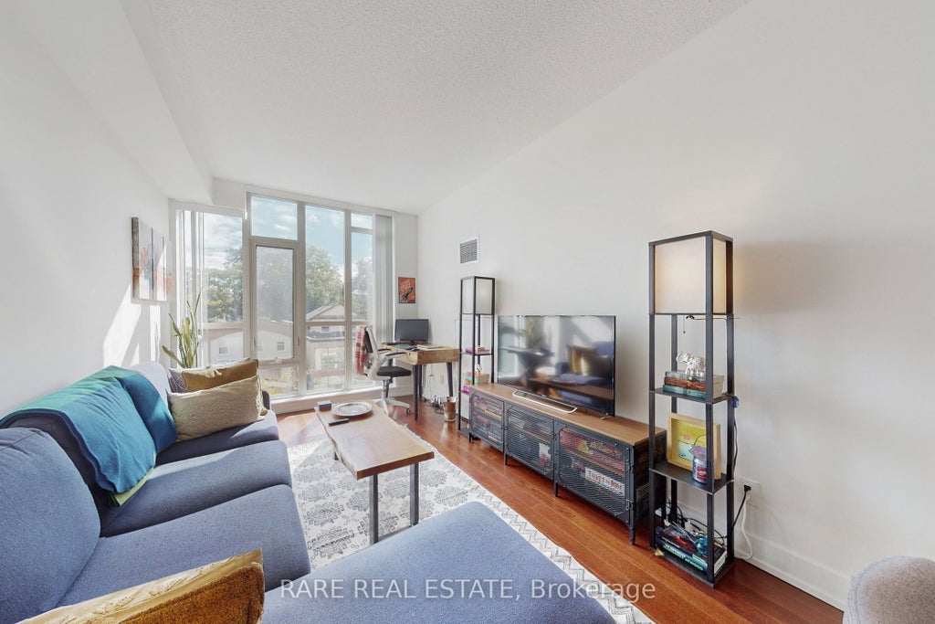 1638 Bloor Street W 402, Toronto W02