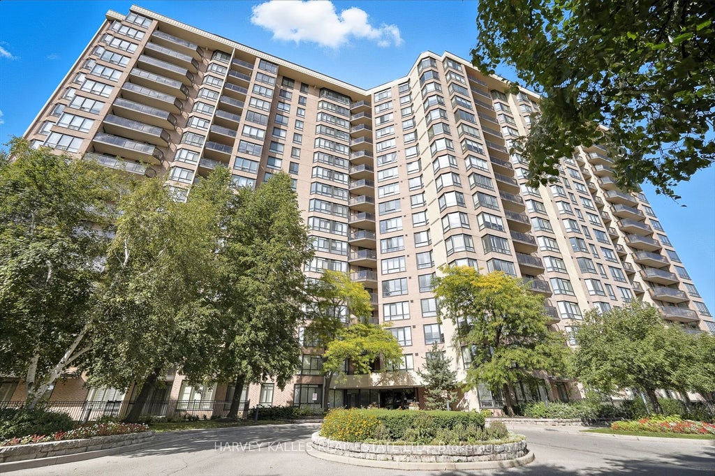 20 Cherrytree Drive 812, Brampton