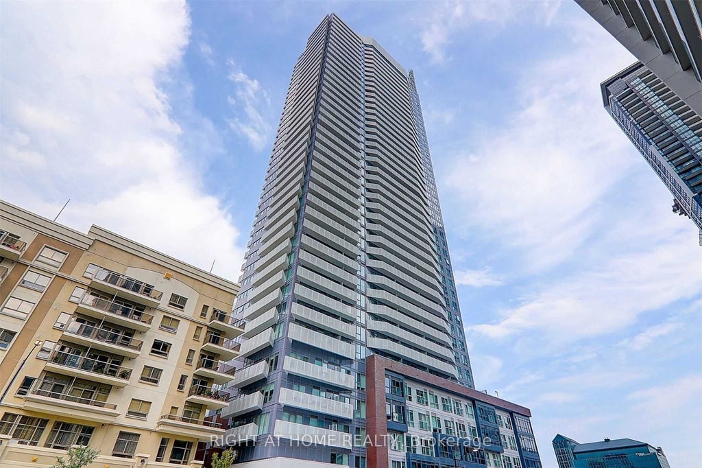 4065 Confederation Parkway Ph06, Mississauga