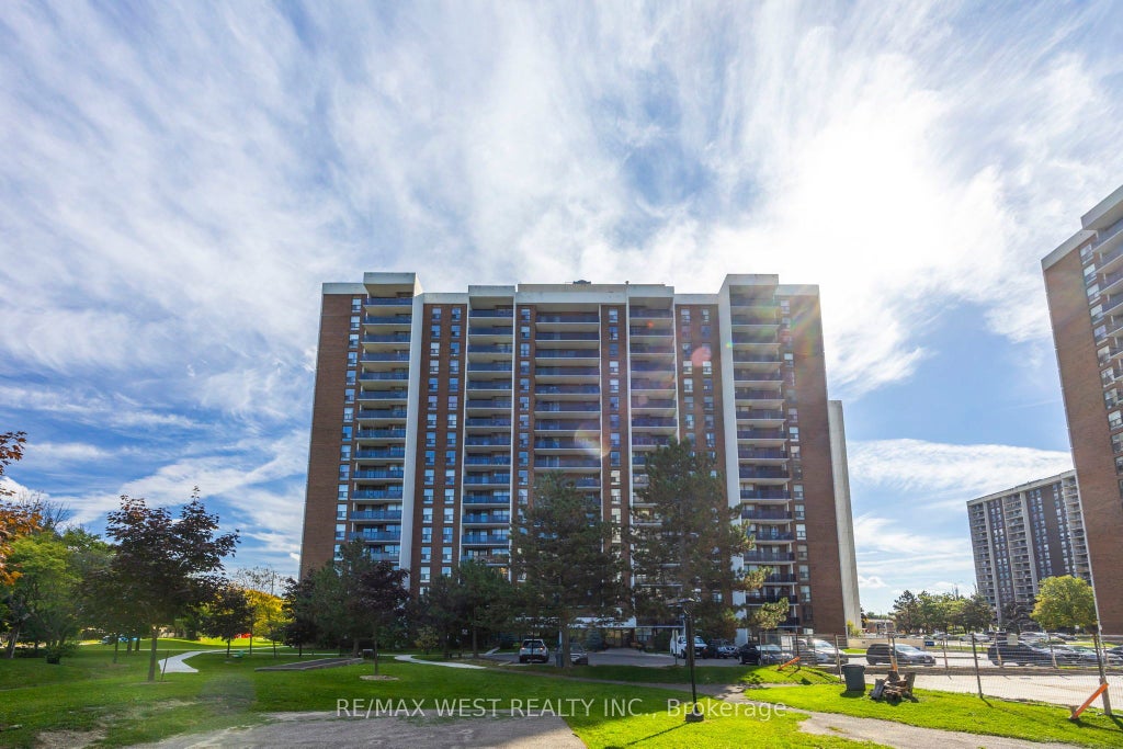 21 Knightsbridge Road 805, Brampton