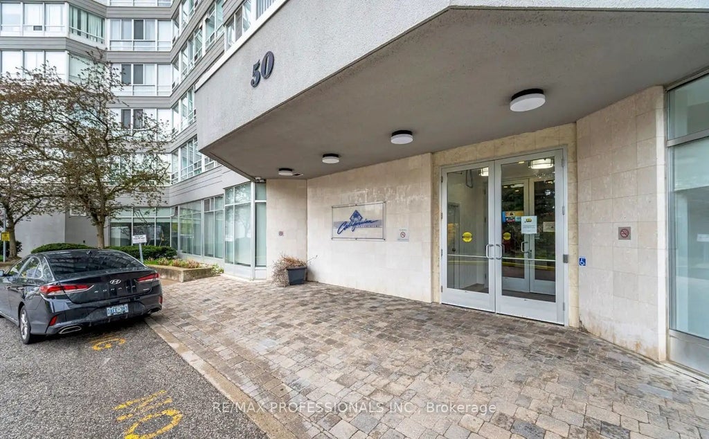 50 Kingsbridge Garden Circle 1502, Mississauga