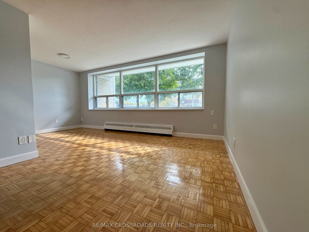 363 Lakeshore Road E 103, Mississauga