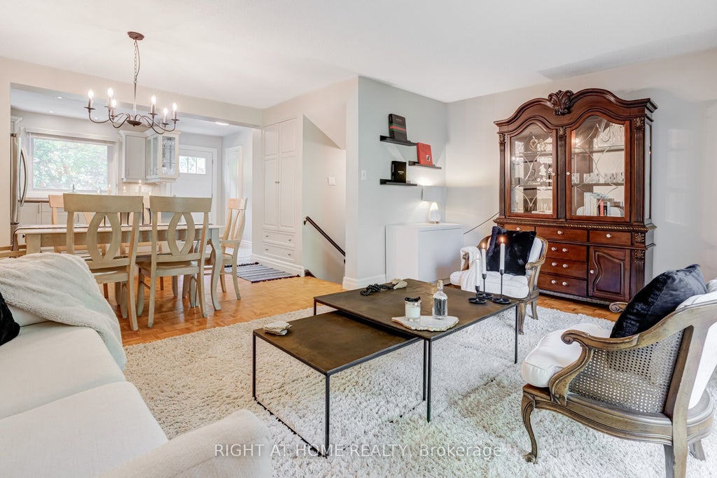 2067 Marine Drive 9, Oakville