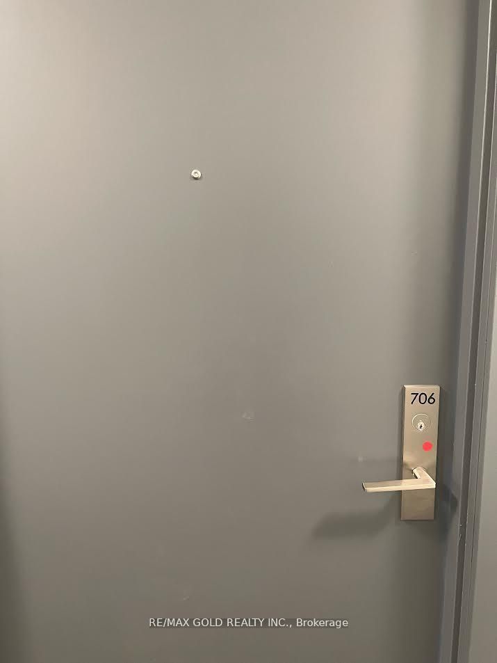 86 Dundas Street 706, Mississauga