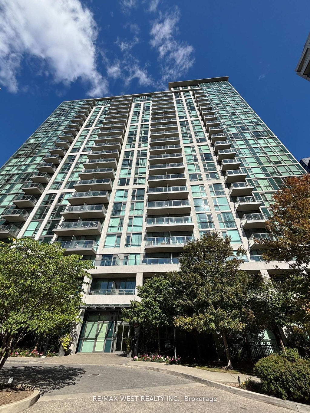 339 Rathburn Road W 701, Mississauga