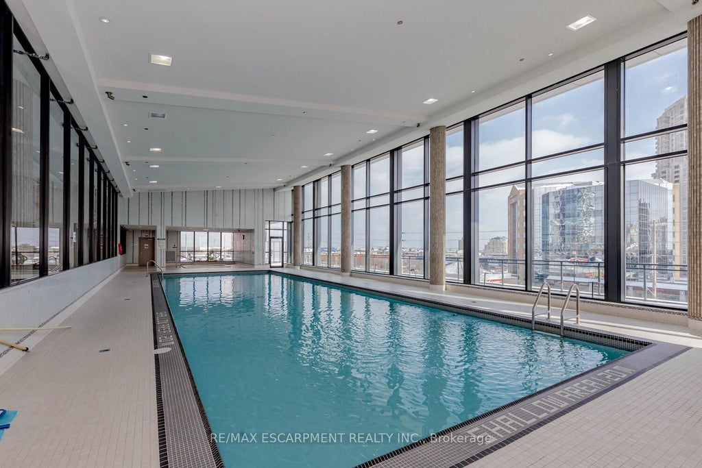 75 Eglinton Avenue W 302, Mississauga