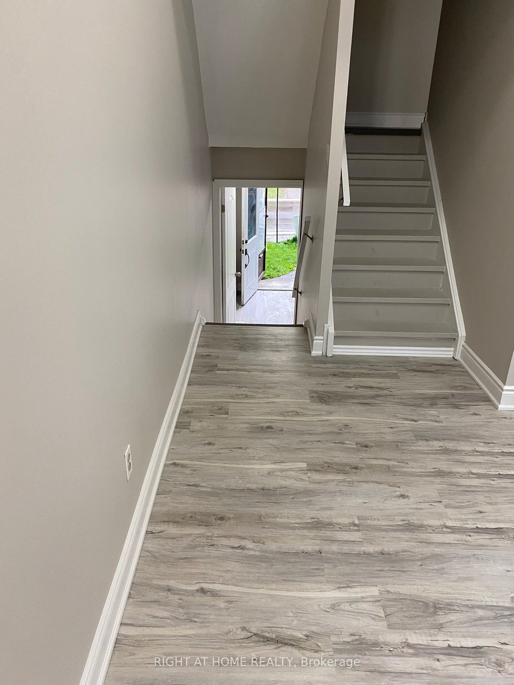 180 Mississauga Valley Boulevard 4, Mississauga