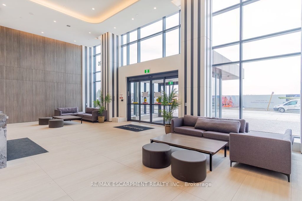 220 Missinnihe Way 1203, Mississauga