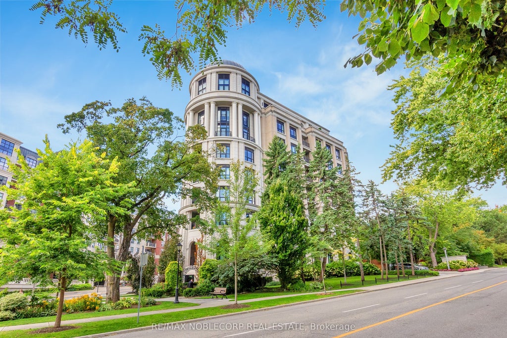 4 The Kingsway N/a 404, Toronto W08