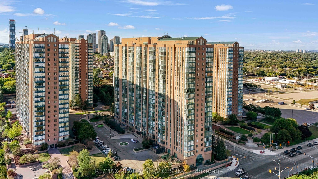145 Hillcrest Avenue 1202, Mississauga