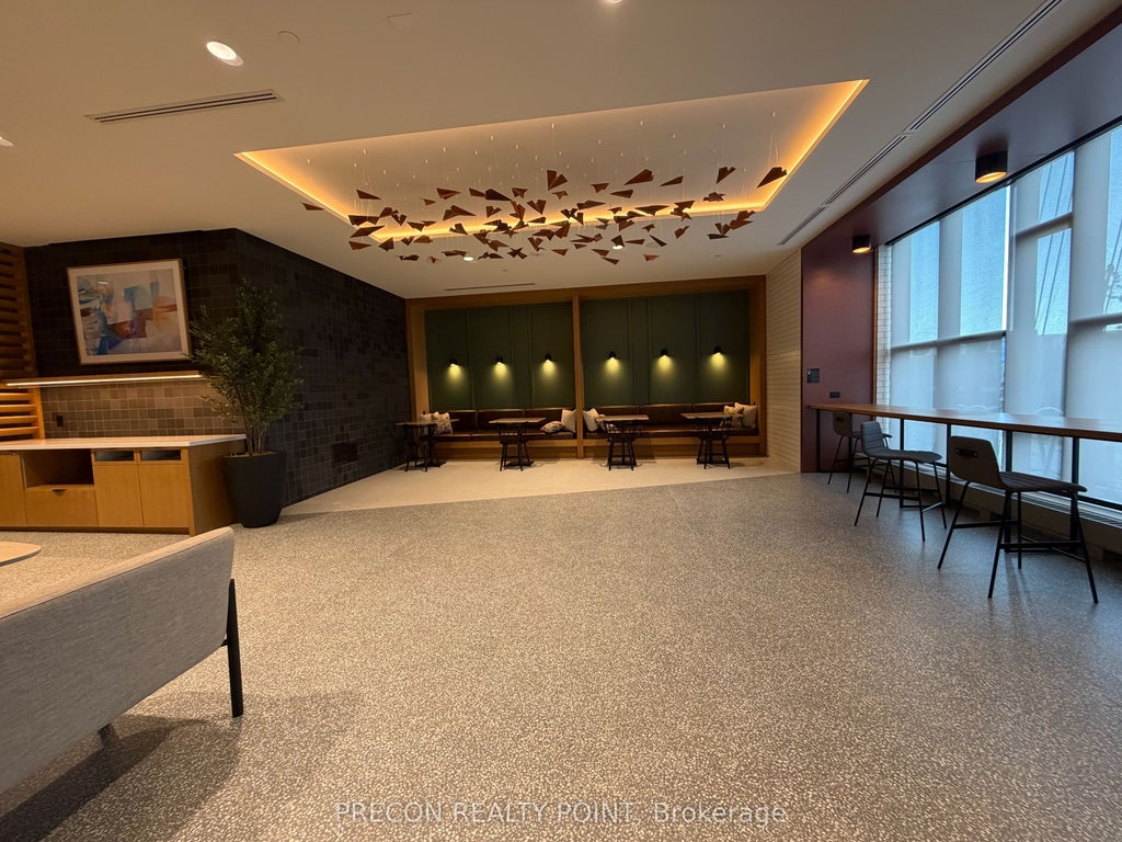 2495 Eglinton Avenue W 1105, Mississauga