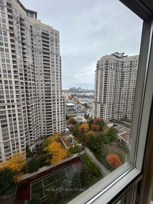 325 Webb Drive #2008, Mississauga
