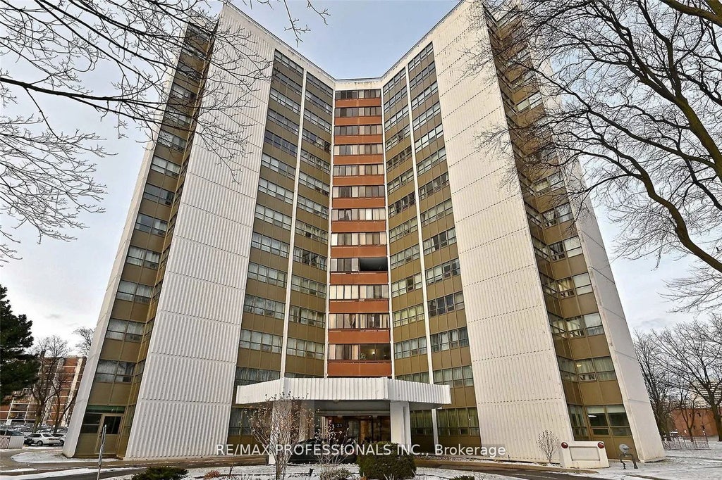 2323 Confederation Parkway 802, Mississauga