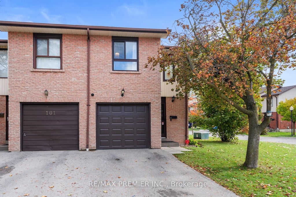 102 Dawson Crescent, Brampton