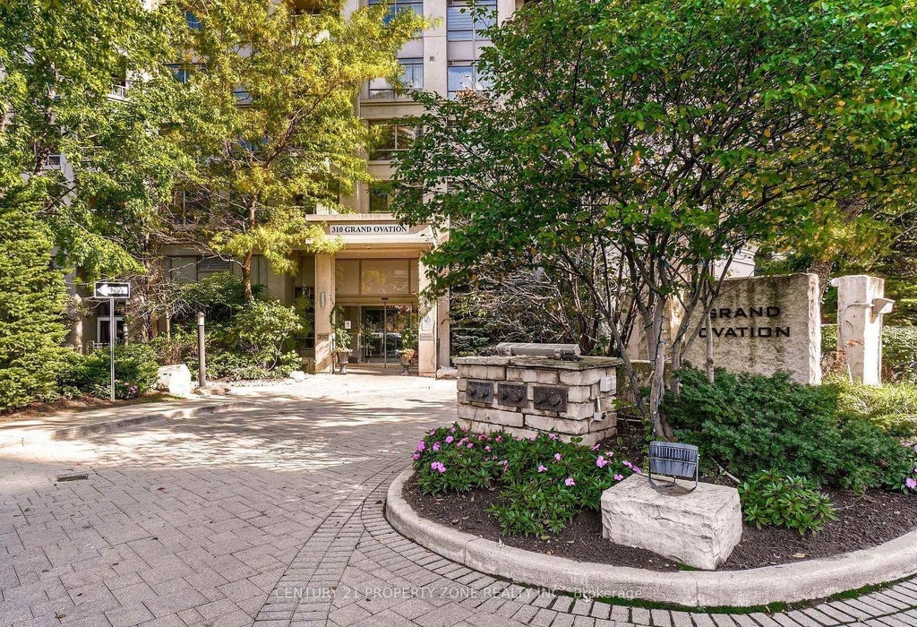 310 Burnhamthorpe Road W 1908, Mississauga
