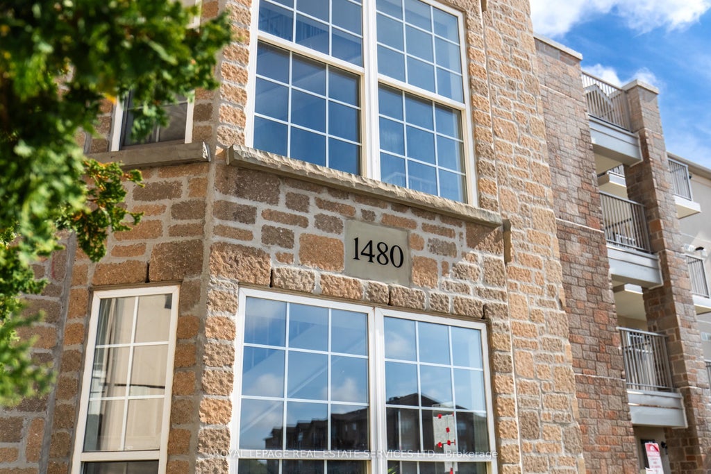 1480 Bishops Gate 308, Oakville