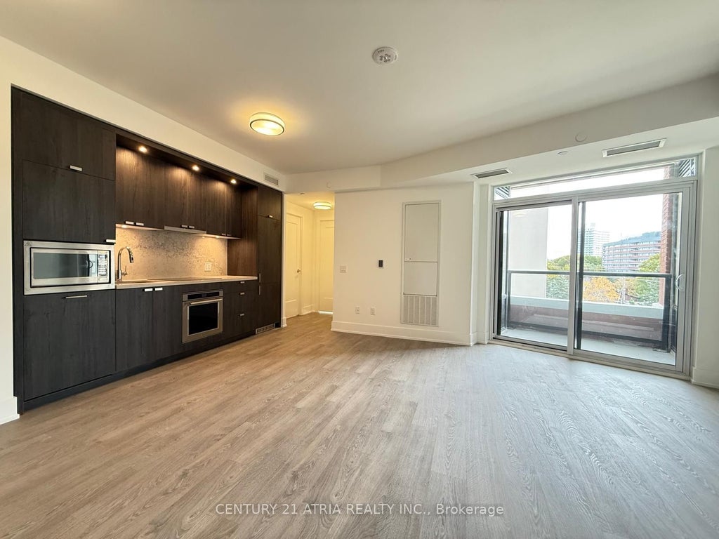 259 The Kingsway N/a 424, Toronto W08