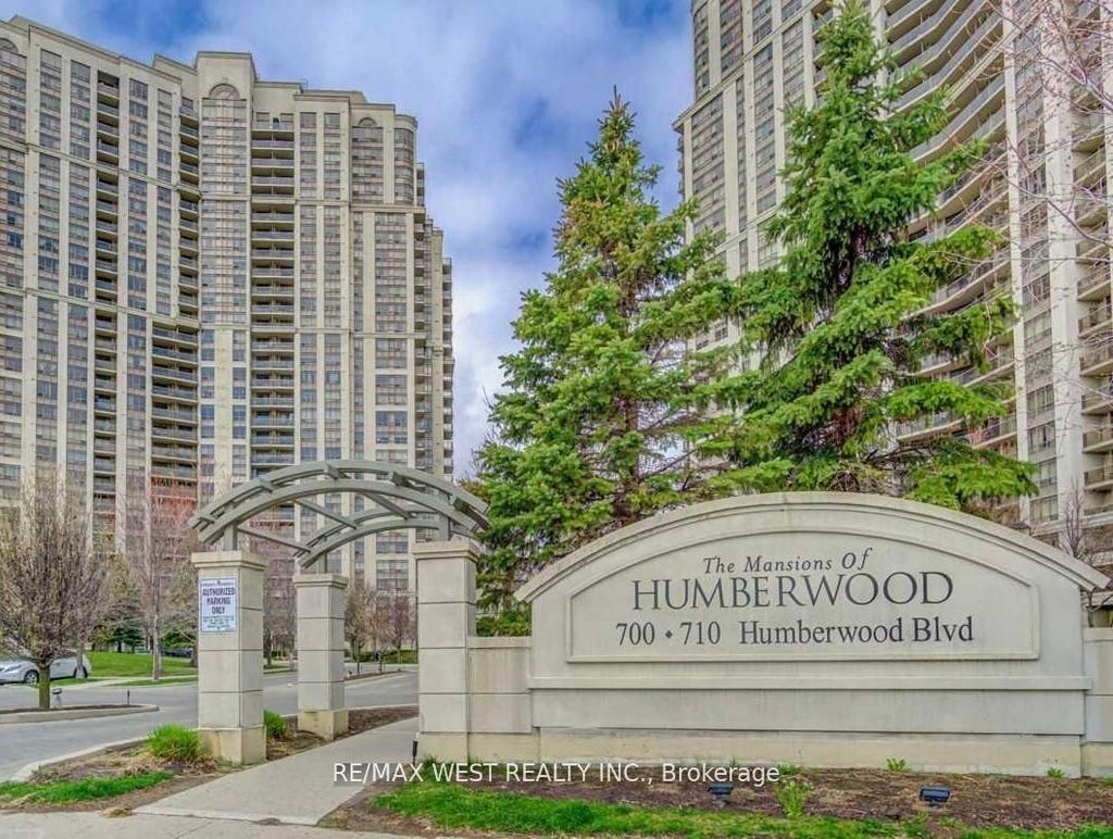 710 Humberwood Boulevard 2703, Toronto W10