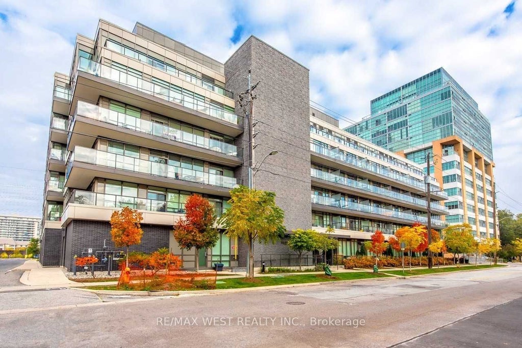 8 Fieldway Road 608, Toronto W08