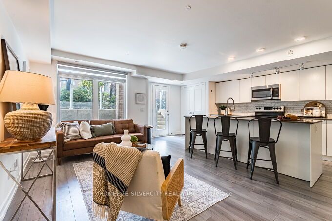 3058 Sixth Line 104, Oakville