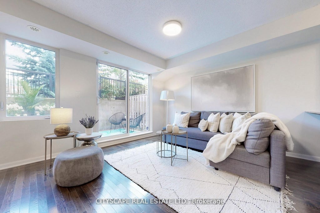 10 Foundry Avenue 135, Toronto W02