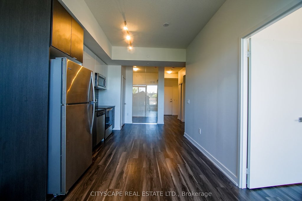 859 The Queensway N/a 221, Toronto W07