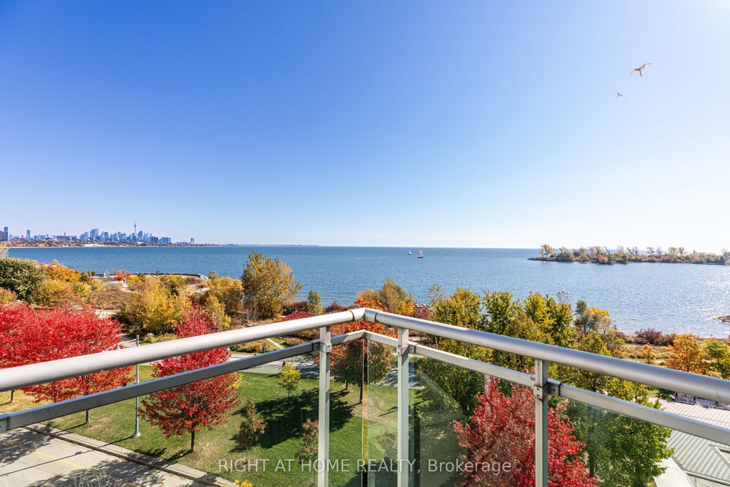 5 Marine Parade Drive 605, Toronto W06
