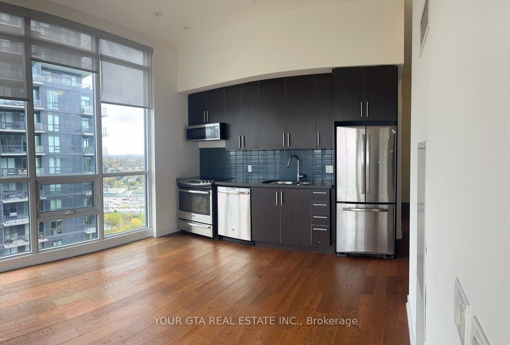 2212 Lake Shore Blvd W Boulevard Ph05, Toronto W06