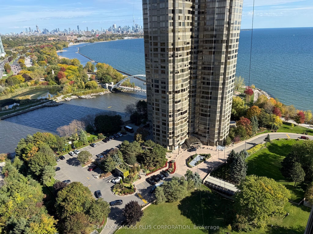 1 Palace Pier Court 4405, Toronto W06