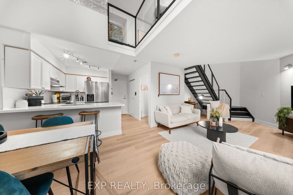 250 Manitoba Street 501, Toronto W06