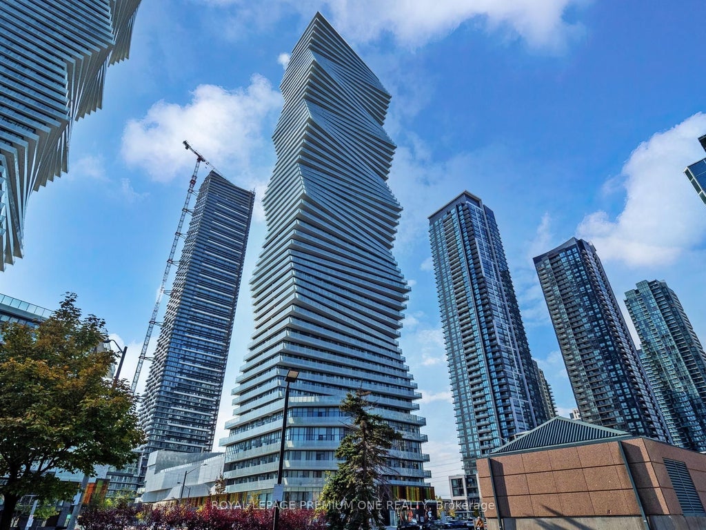 3900 Confederation Parkway Sw 2406, Mississauga