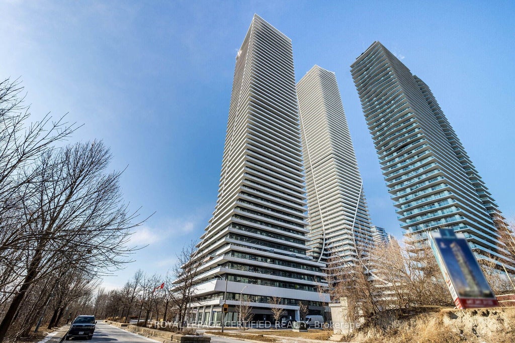 20 Shore Breeze Drive 4701, Toronto W06