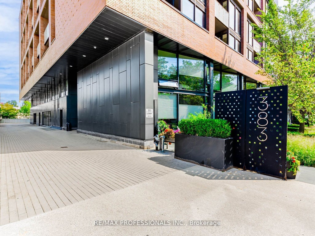 383 Sorauren Avenue 401, Toronto W01