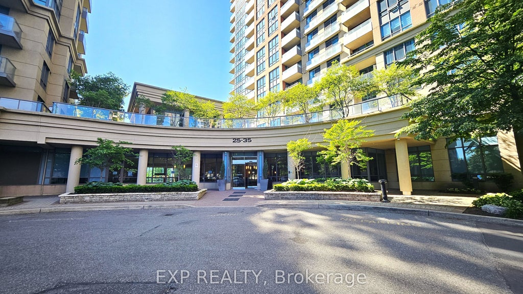 35 Viking Lane 732, Toronto W08