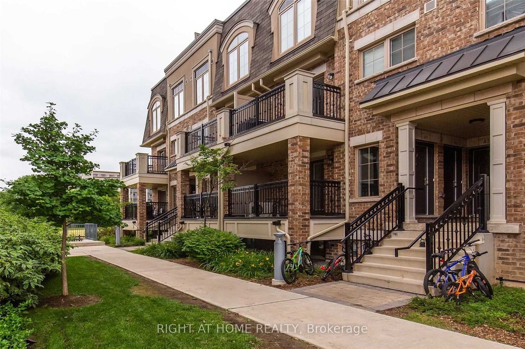 2441 Greenwich Drive 48, Oakville