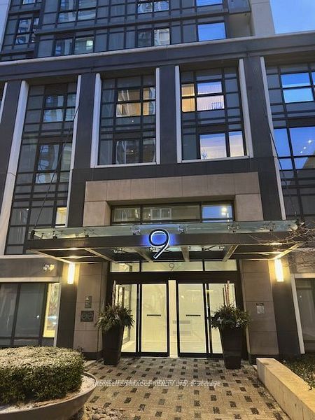 9 Mabelle Avenue 315, Toronto W08