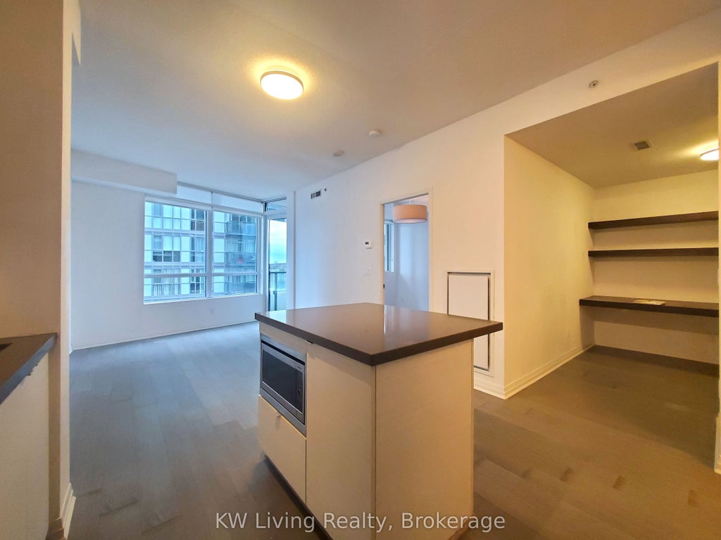 59 Annie Craig Drive 809, Toronto W06