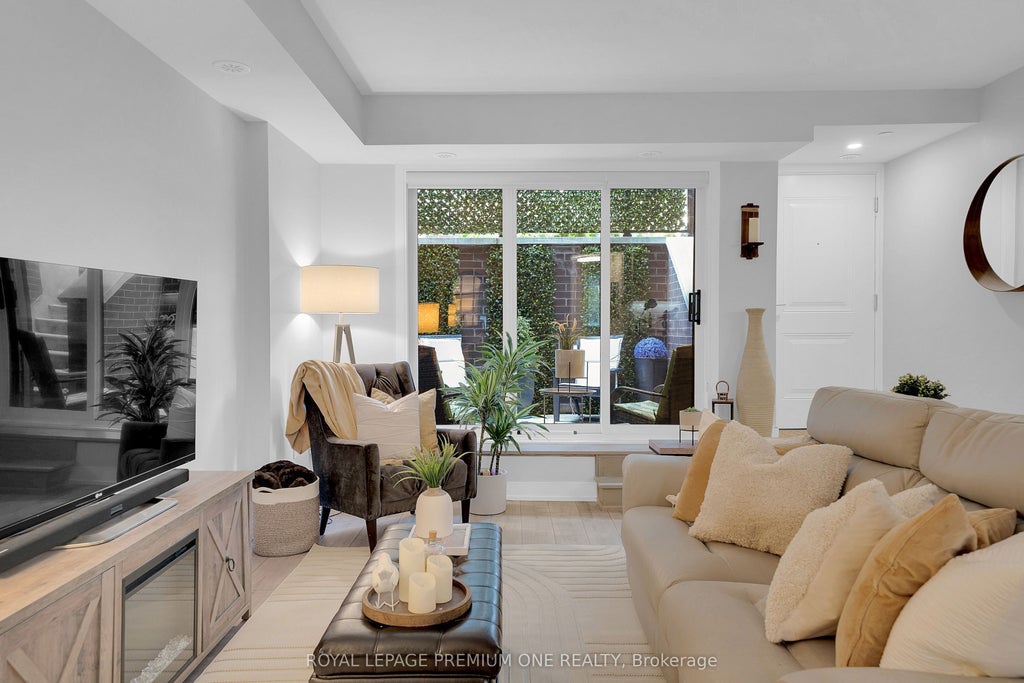 66 Long Branch Avenue 13, Toronto W06