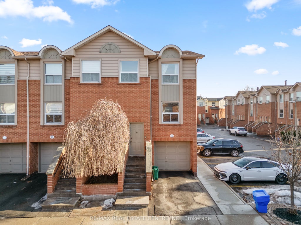 1570 Reeves Gate 10, Oakville