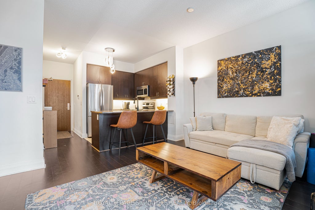 1185 The Queensway N/a 527, Toronto W08