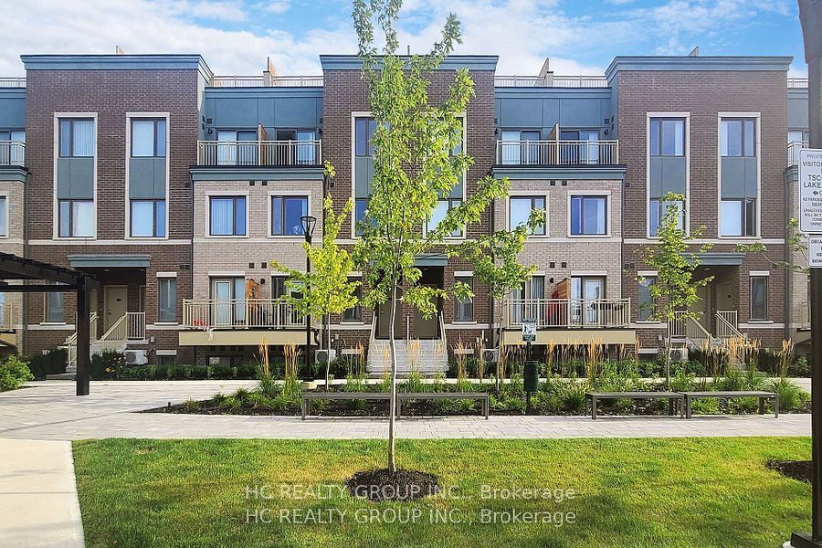 15 William Jackson Way 31, Toronto W06